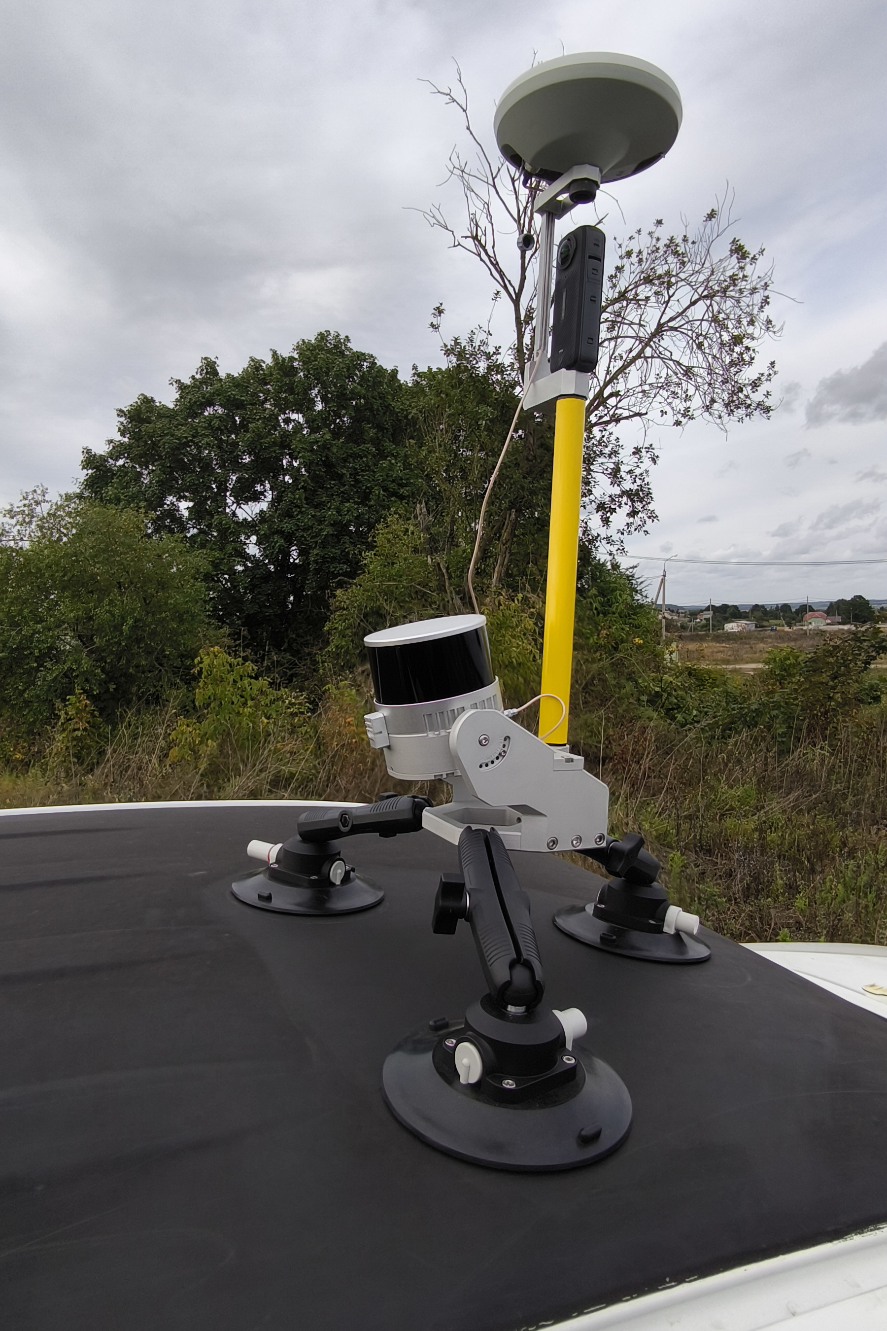 Установка сканера TOPODRONE на автомобильное крепление